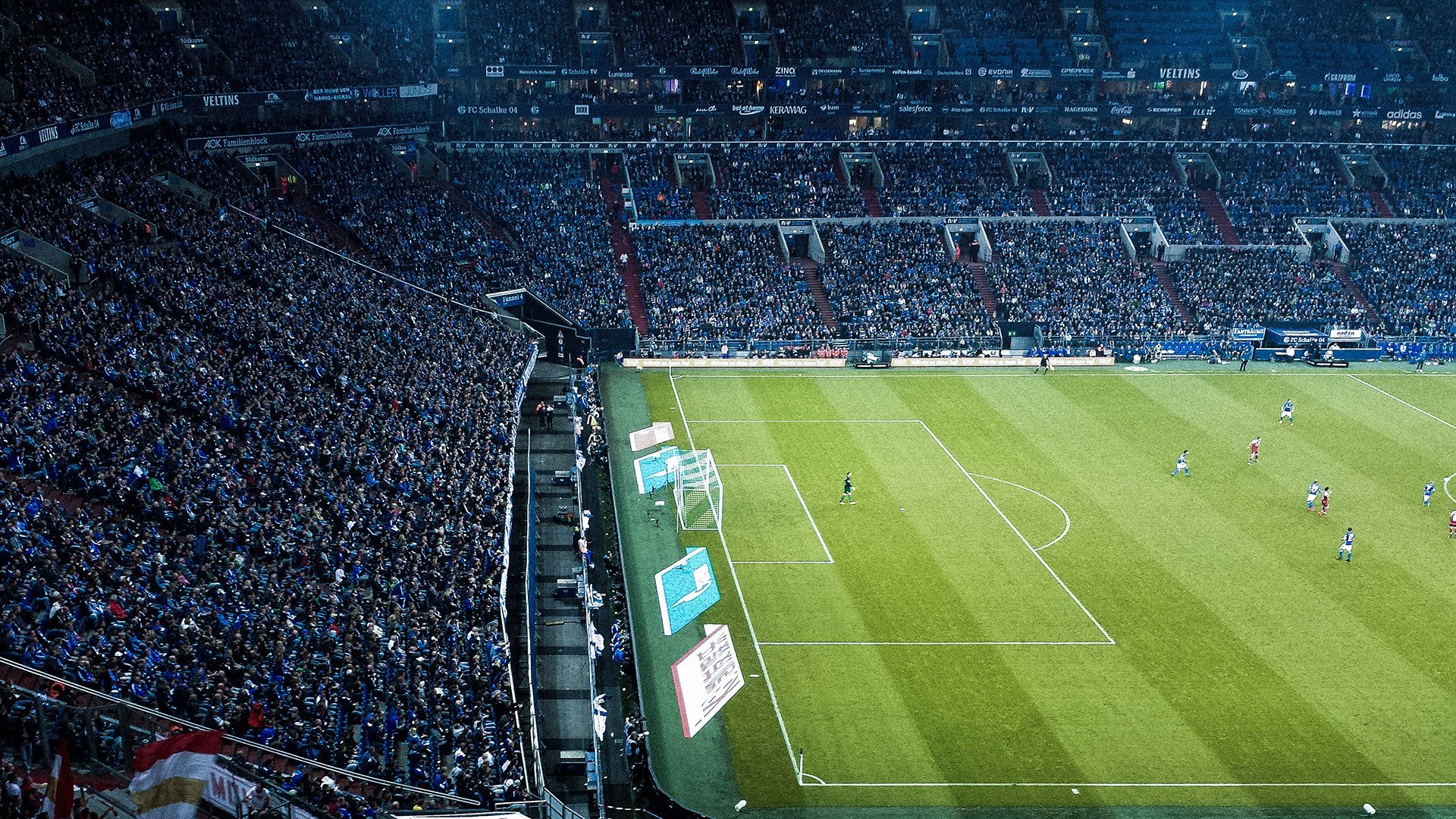 纳达尔鏖战五盘险胜德约科维奇 第15次挺进法网四强