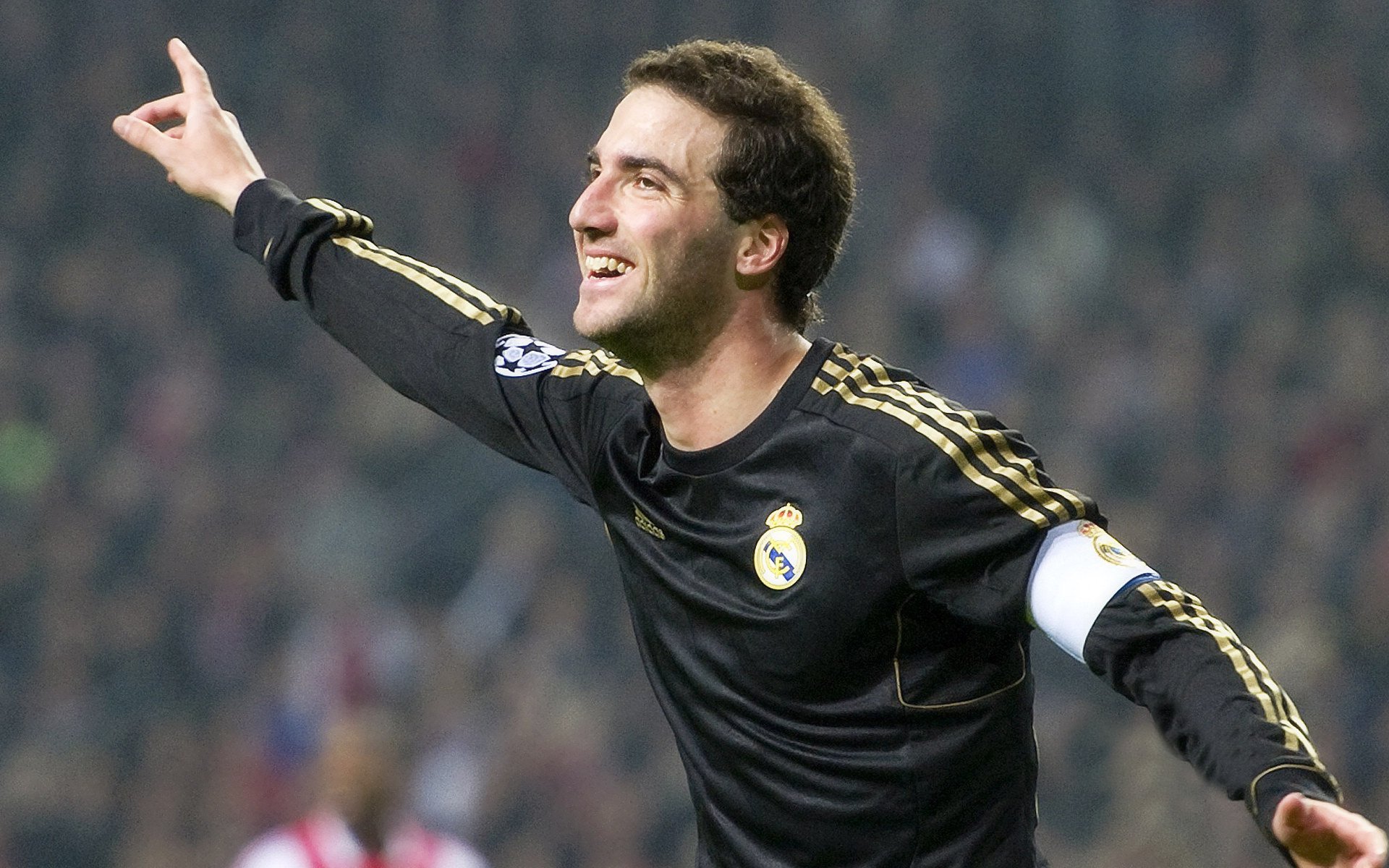 冰雪运动热潮席卷全国，各地掀起冬季健身新时尚